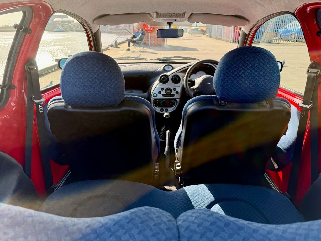 Ford KA Silver #25