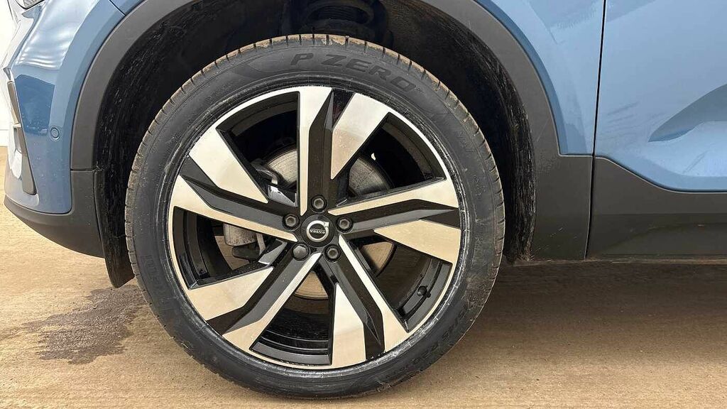 Volvo XC40 Ultra, B3 Mild Hybrid, Bright RV25XOS Blue #4