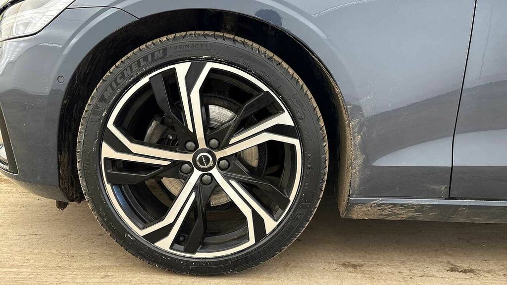 Volvo V60 Ultra, B4 Mild Hybrid, Dark RE25AOF Blue #4