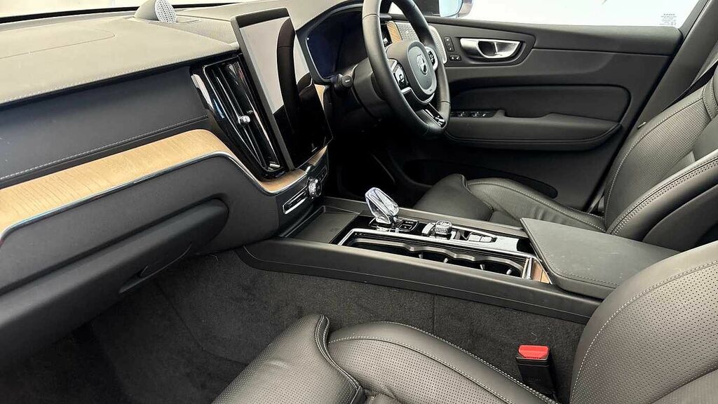 Volvo XC60 Ultra, B5 Awd Mild Hybrid, Bright RJ25MWX Red #6