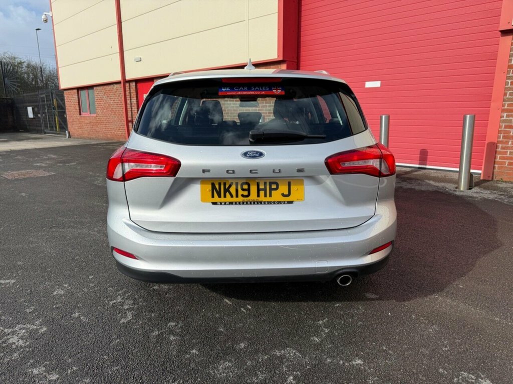 Ford Focus Estate Silver #6