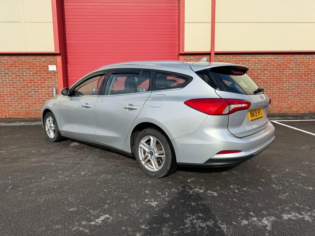 Ford Focus Estate Silver #5