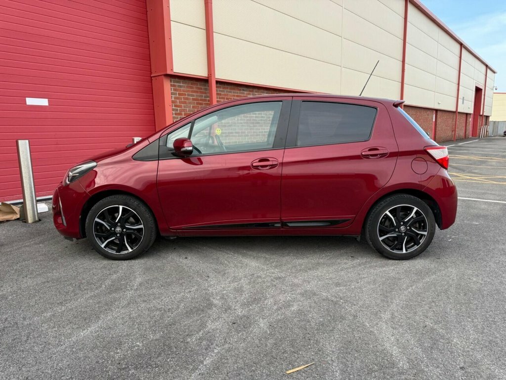 Toyota Yaris Hatchback DE17OUV Red #4