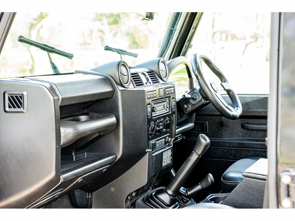 Land Rover Defender 110 Tdci Xs Black #5