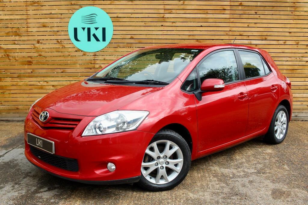 Toyota Auris 1.3 Dual Vvt-i Colour Collection Red