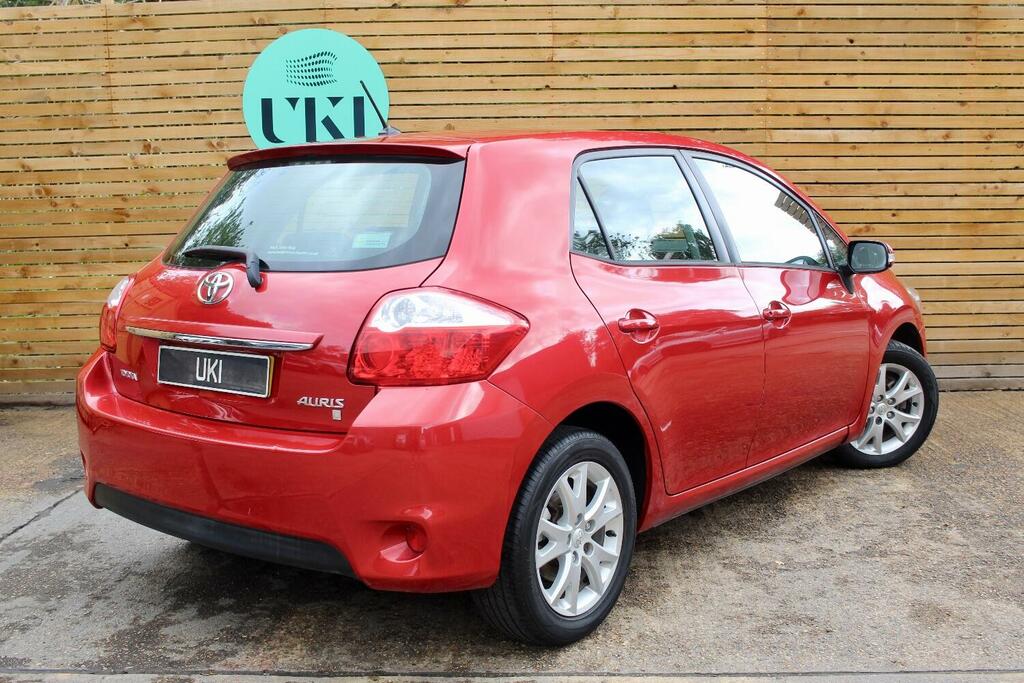 Toyota Auris 1.3 Dual Vvt-i Colour Collection Red #2