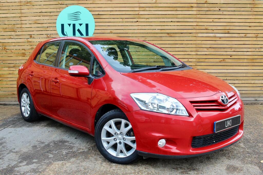 Toyota Auris 1.3 Dual Vvt-i Colour Collection Red #4