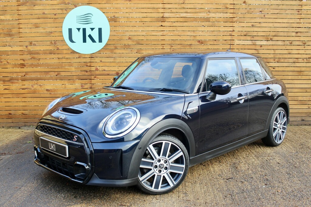 Mini Hatch 2.0 5-Door Hatch Cooper S Exclusive Black
