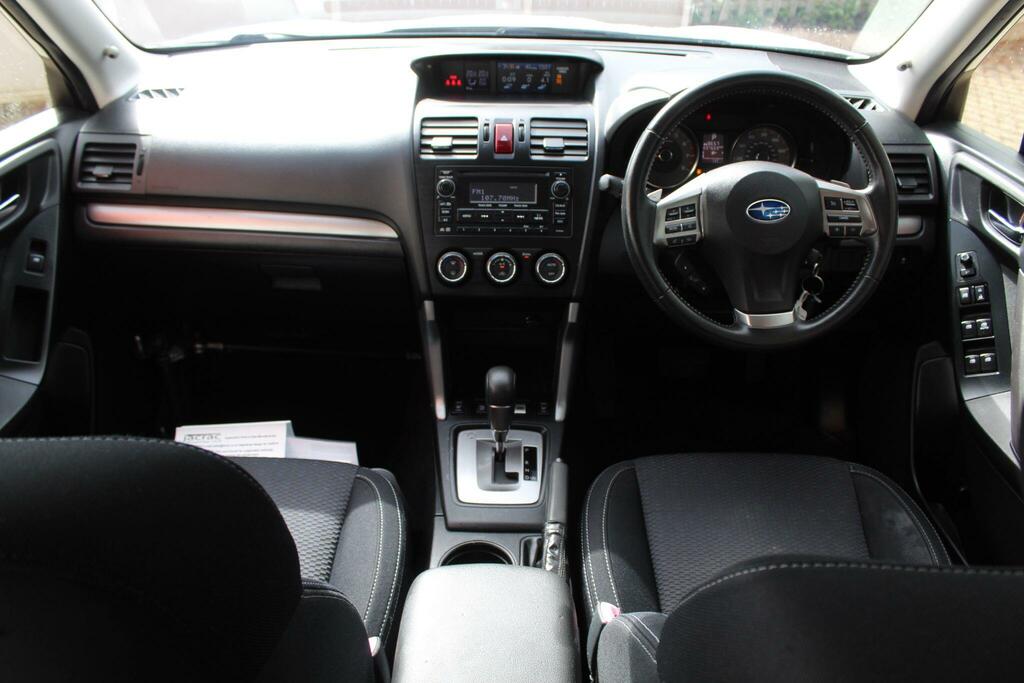 Subaru Forester Suv White #3