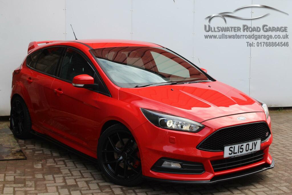 Ford Focus Hatchback Red