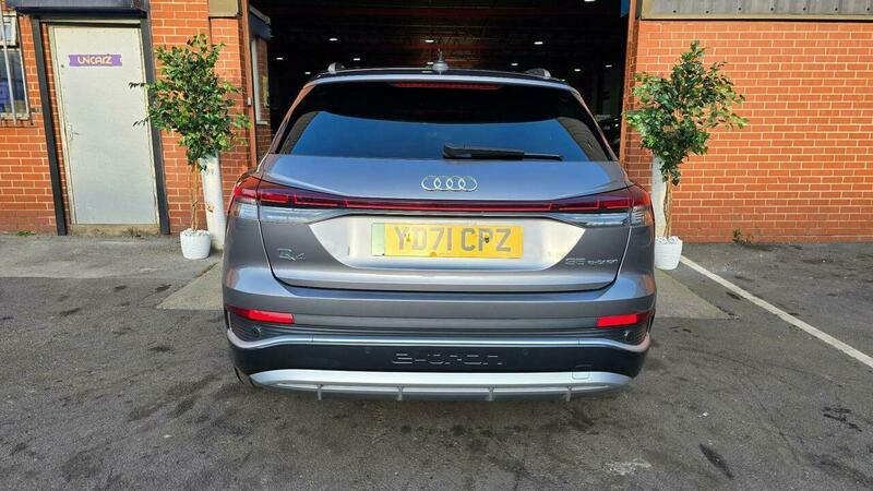 Audi E-tron 35 S Line Suv YD71CPZ Grey #6