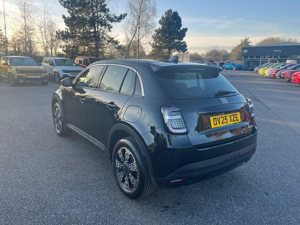 Fiat 600 1.2 Mhev E-dct Euro 6 Ss OV25XZE Black #4