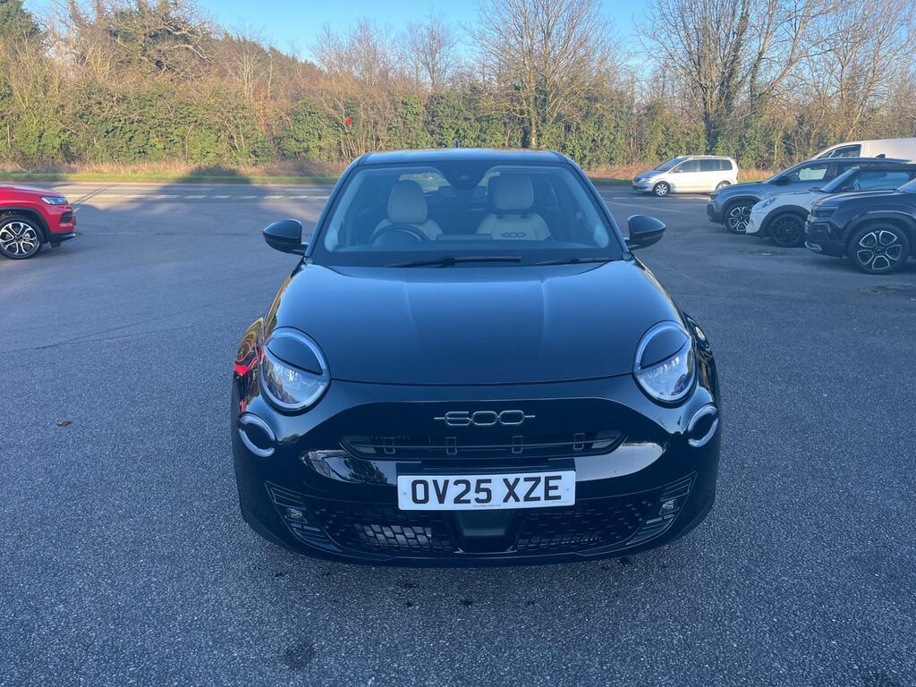 Fiat 600 1.2 Mhev E-dct Euro 6 Ss OV25XZE Black #2
