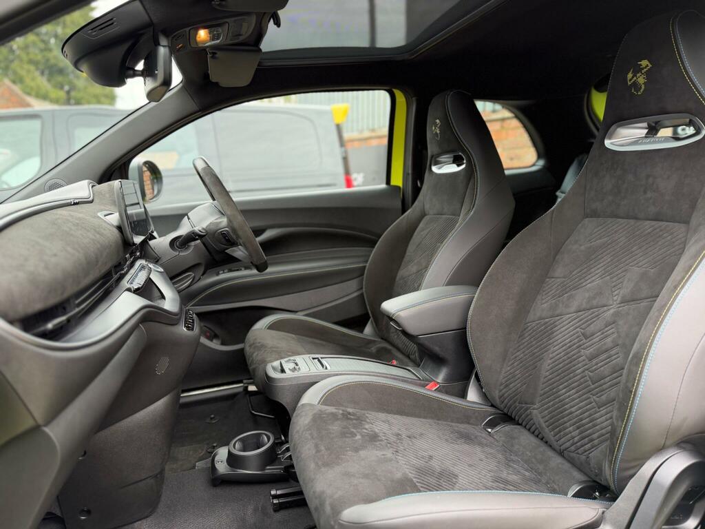 Abarth 500 42Kwh Scorpionissima Hatchback MX24SNV Green #4