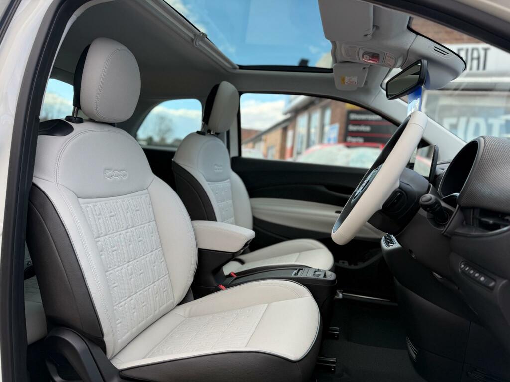 Fiat 500E 42Kwh La Prima White #3