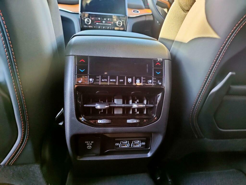Jeep Grand Cherokee V6 Crd Summit 5 White #25