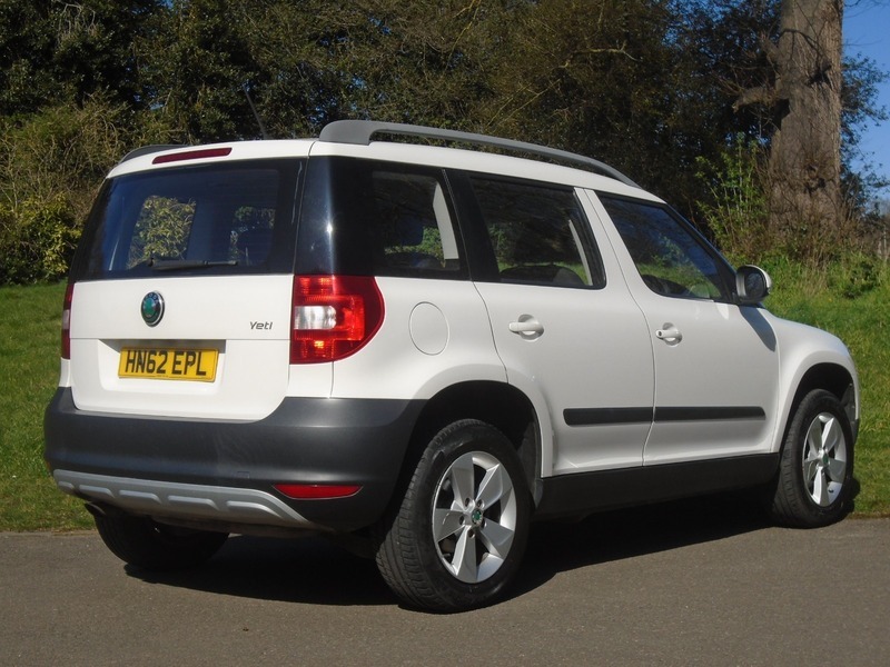 Skoda Yeti S Tsi White #4