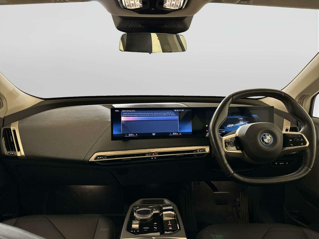 BMW iX 40 76.6Kwh Sport Suv Xdrive 326 YS71HTK White #2