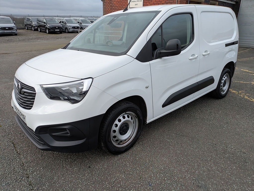 Vauxhall Combo Turbo D 2300 Dynamic FE22PXP White #3