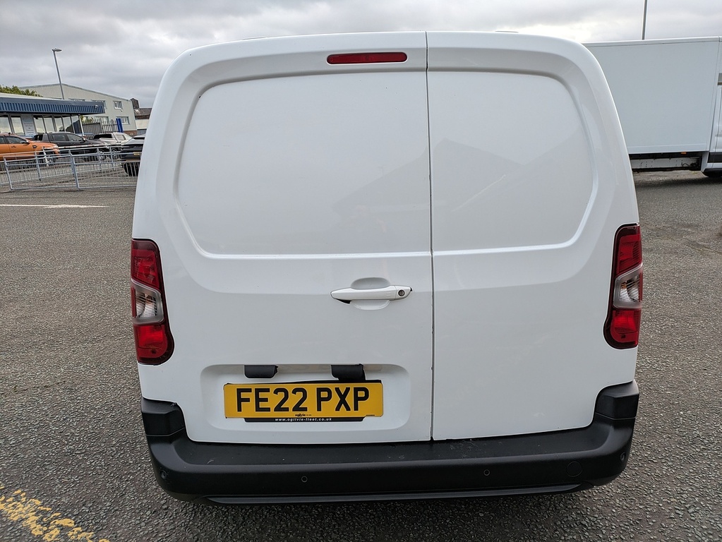 Vauxhall Combo Turbo D 2300 Dynamic FE22PXP White #6