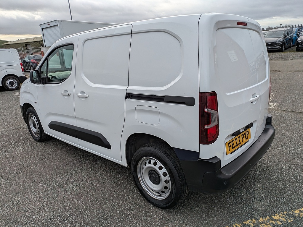 Vauxhall Combo Turbo D 2300 Dynamic FE22PXP White #5