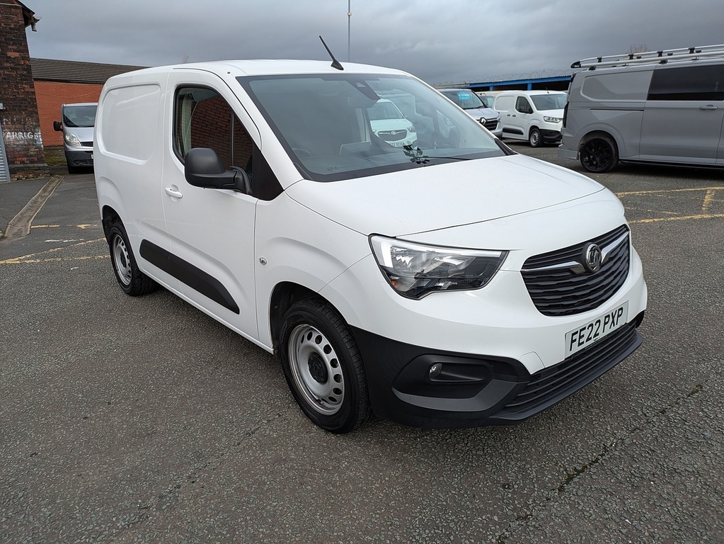 Vauxhall Combo Turbo D 2300 Dynamic White
