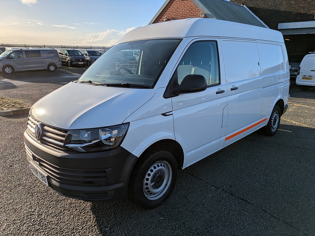 Volkswagen Transporter Tdi T32 Bluemotion Tech Startline BK18ZBO White #2