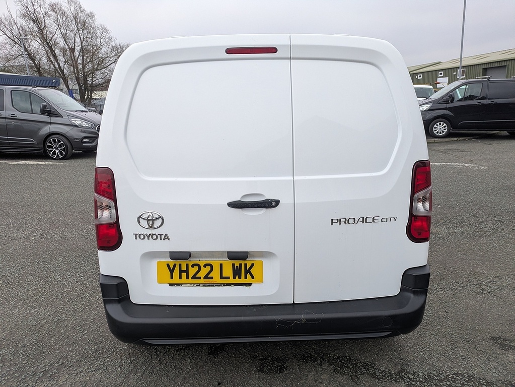 Toyota Proace City Bluehdi Active YH22LWK White #6
