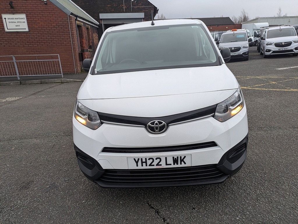 Toyota Proace City Bluehdi Active YH22LWK White #2