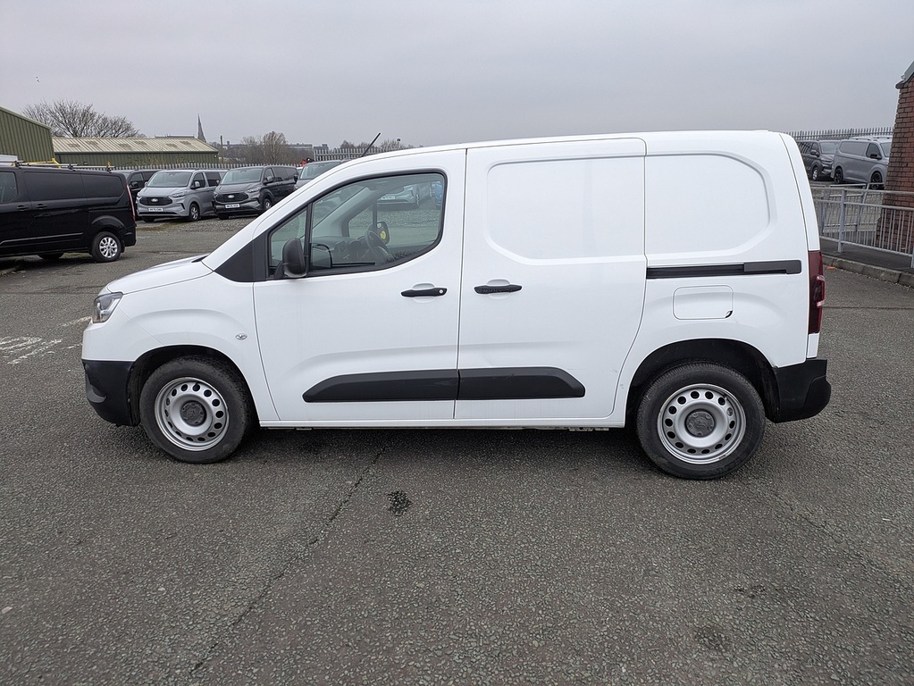 Toyota Proace City Bluehdi Active YH22LWK White #4