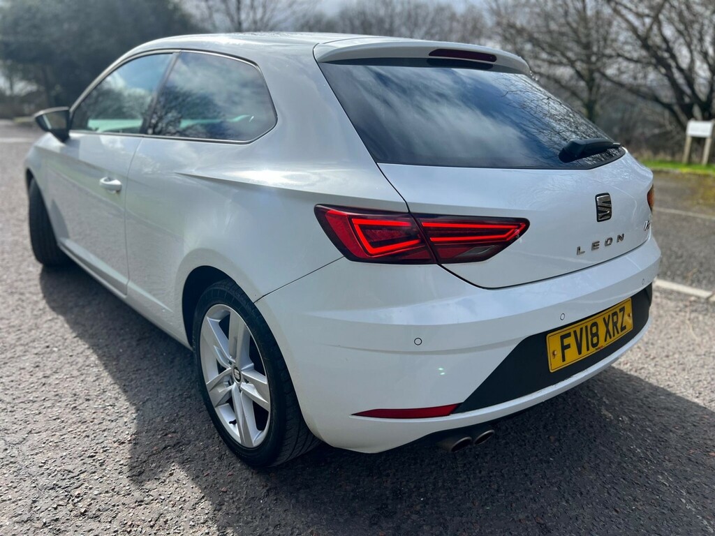 Seat Leon 2.0 Tdi Fr Technology Sport Coupe Euro 6 Ss FV18XRZ White #4