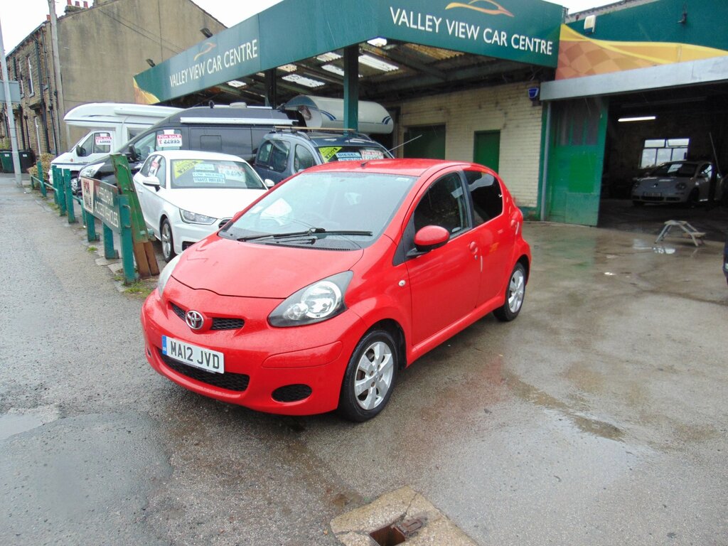 Toyota Aygo 1.0 Vvt-i Go Hatchback Multimode Euro 5 Red #2