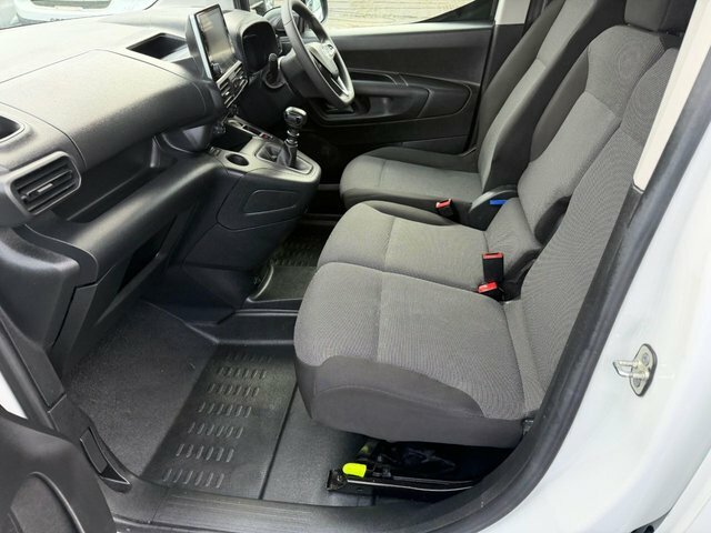 Vauxhall Combo Turbo D 2300 Pro DS23XZN White #5