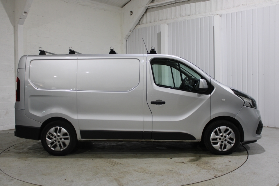 Renault Trafic Sl27 Sport Nav Energy Dci DM19MRY #2