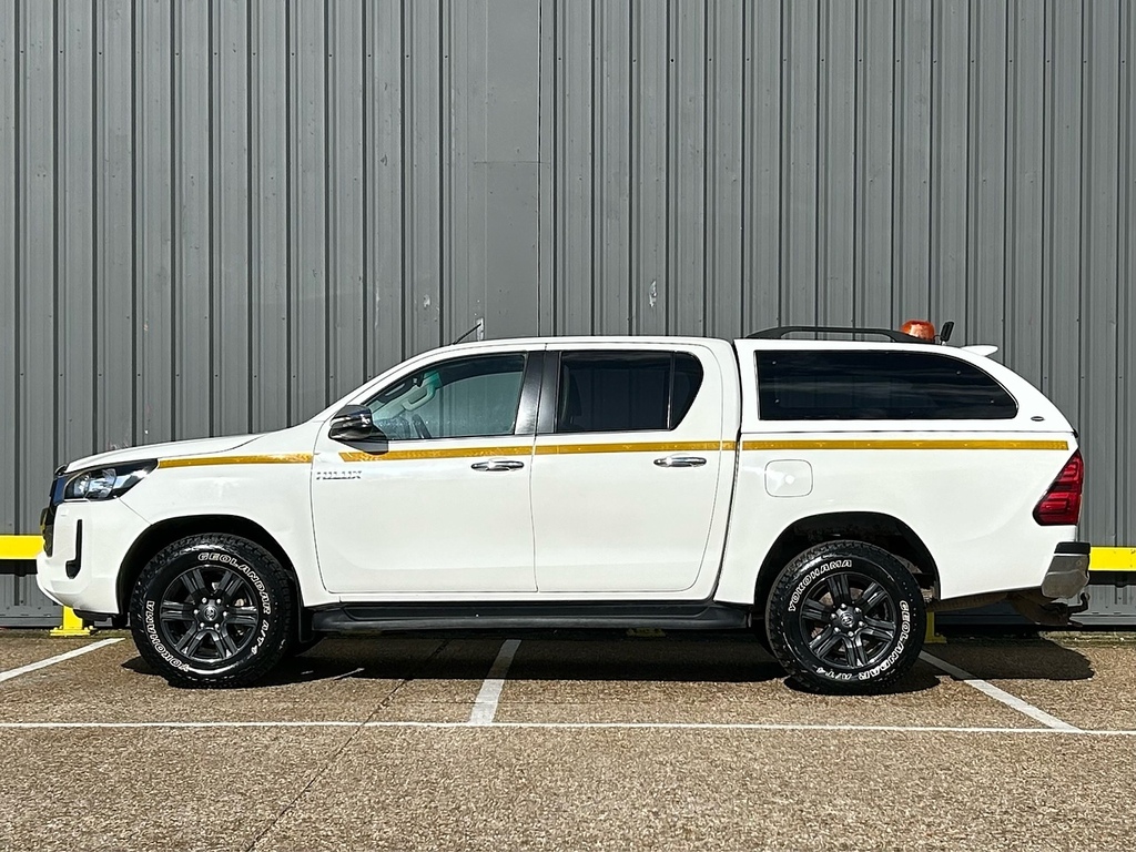 Toyota HILUX 2.4 D-4d Icon Pickup Double Cab FD21ZWH White #5