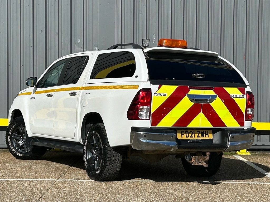 Toyota HILUX 2.4 D-4d Icon Pickup Double Cab FD21ZWH White #6