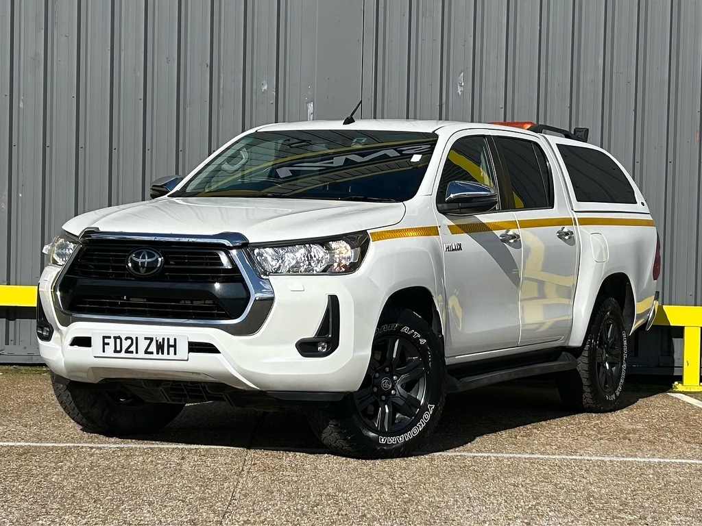 Toyota HILUX 2.4 D-4d Icon Pickup Double Cab FD21ZWH White #3