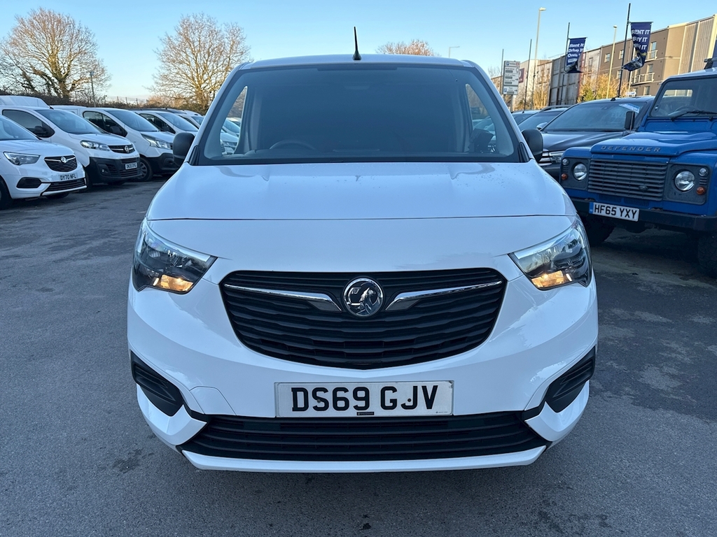 Vauxhall Combo 1.5 Turbo D 2000 Sportive Panel Van Man DS69GJV White #2