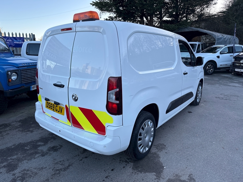 Vauxhall Combo 1.5 Turbo D 2000 Sportive Panel Van Man DS69GJV White #6