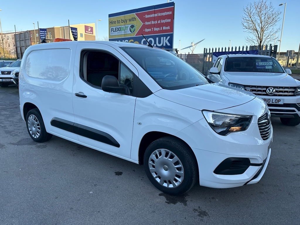 Vauxhall Combo 1.5 Turbo D 2000 Sportive Panel Van Man DS69GJV White #4