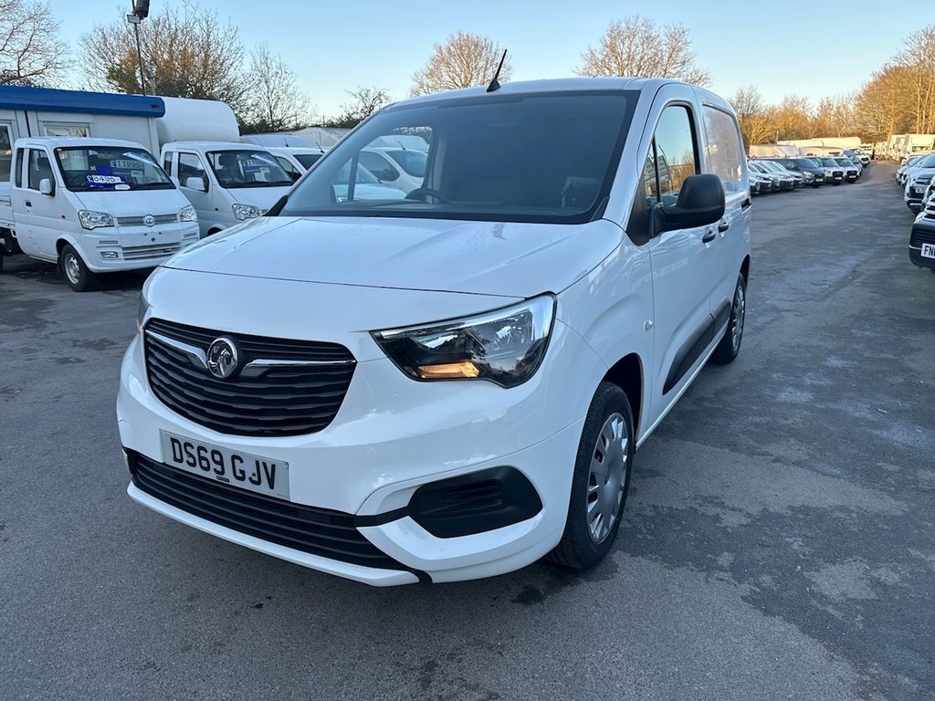 Vauxhall Combo 1.5 Turbo D 2000 Sportive Panel Van Man DS69GJV White #3