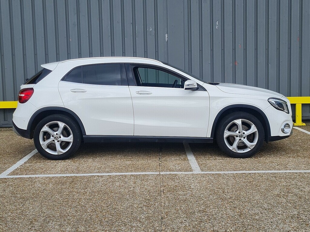 Mercedes-Benz GLA Class 2.0 Gla250 Sport Premium Plus Suv 7G- JM10ASM White #4