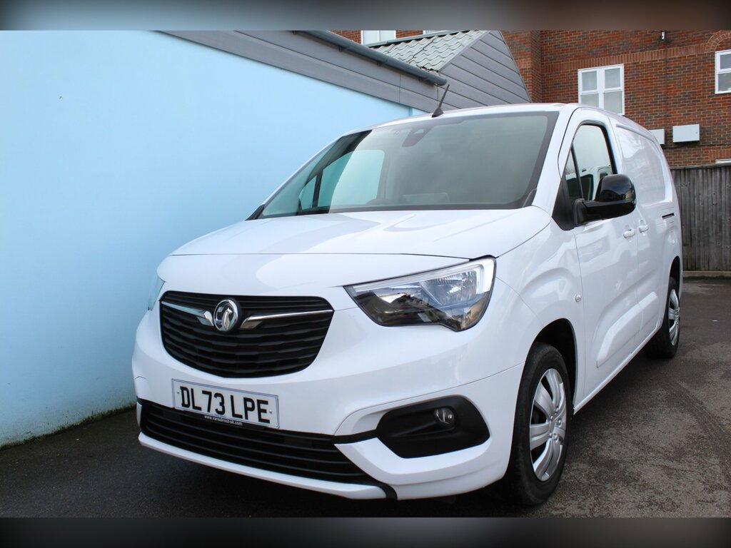 Vauxhall Combo 1.5 Turbo D 2300 Pro Panel Van 6Dr S DL73LPE White #4