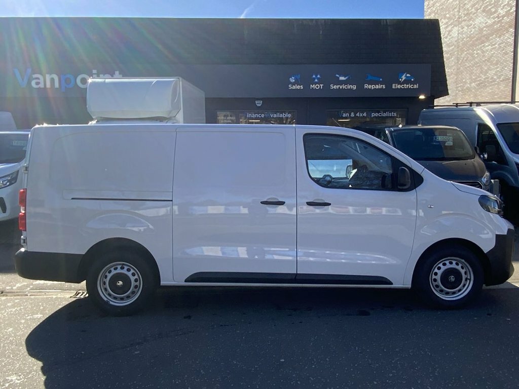 Vauxhall Vivaro 2L Prime 6Dr DS24RYD White #6
