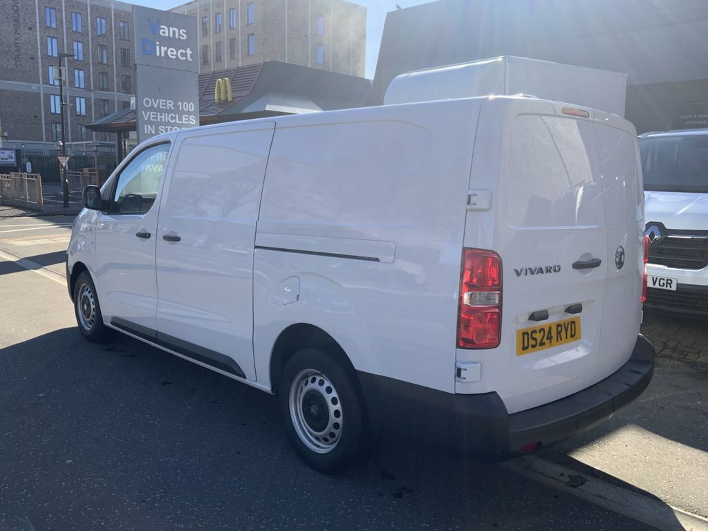 Vauxhall Vivaro 2L Prime 6Dr DS24RYD White #4