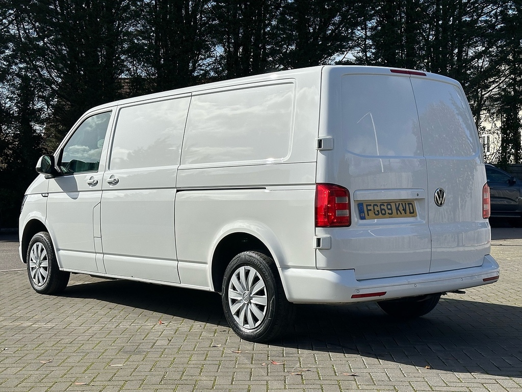 Volkswagen Transporter Mpv FG69KVD White #5