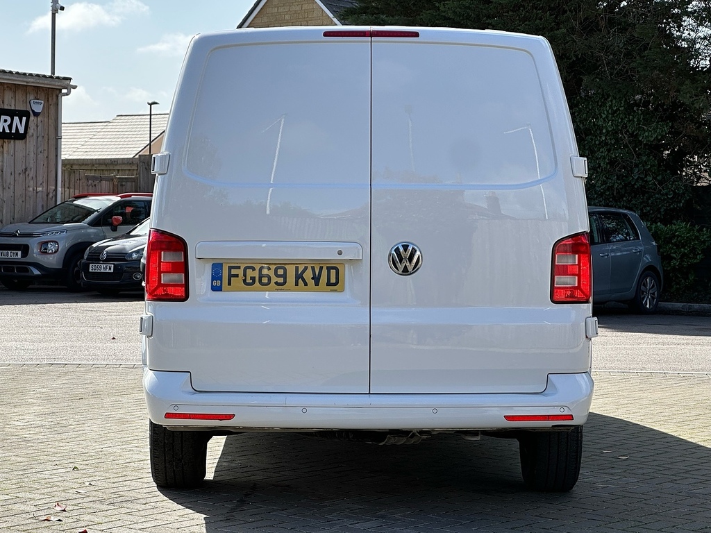 Volkswagen Transporter Mpv FG69KVD White #6
