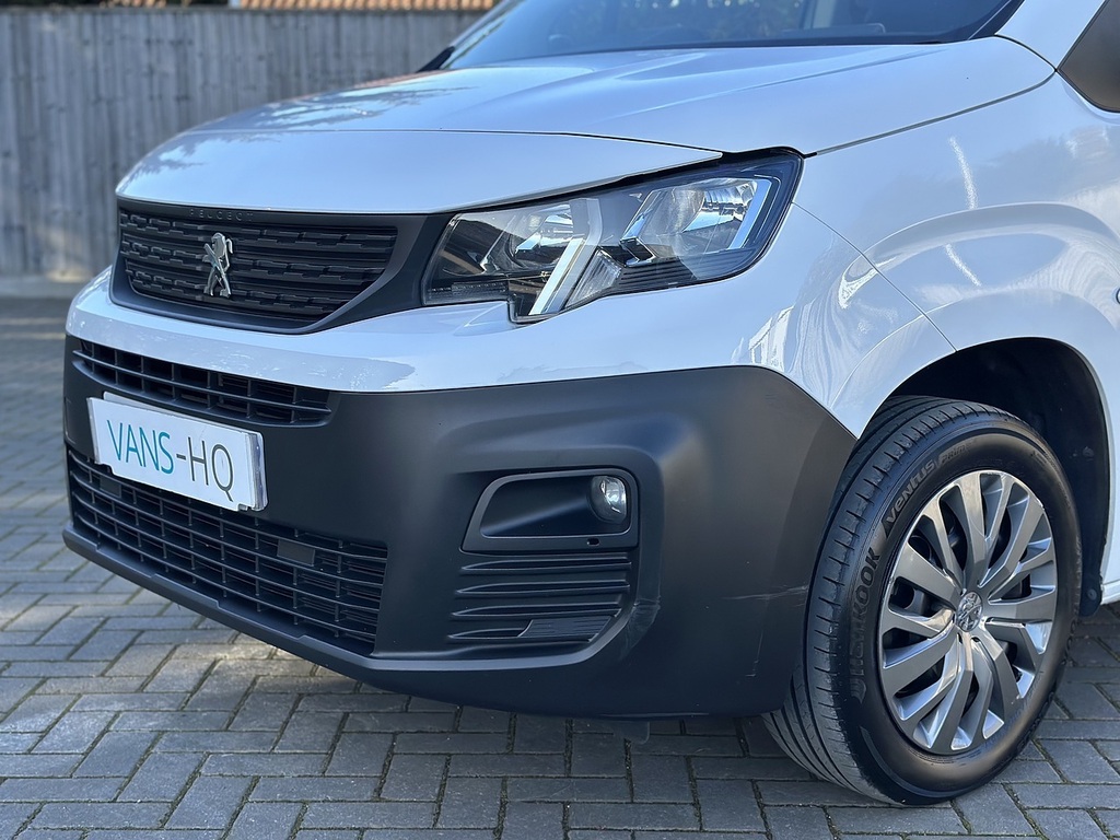 Peugeot Partner Mpv MJ72YBG White #6