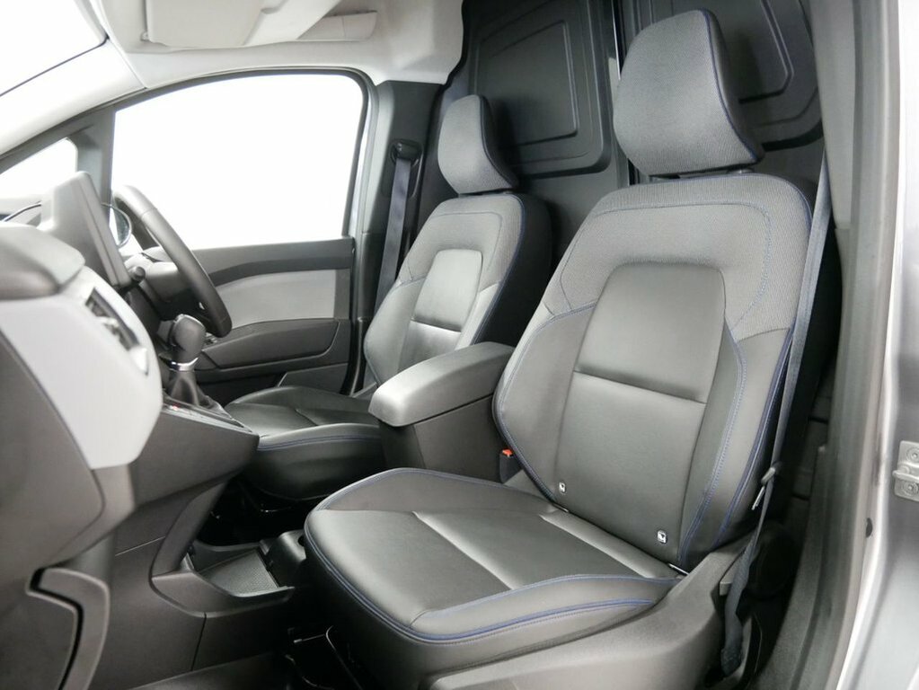 Nissan TOWNSTAR Mpv DL24OMR Grey #3