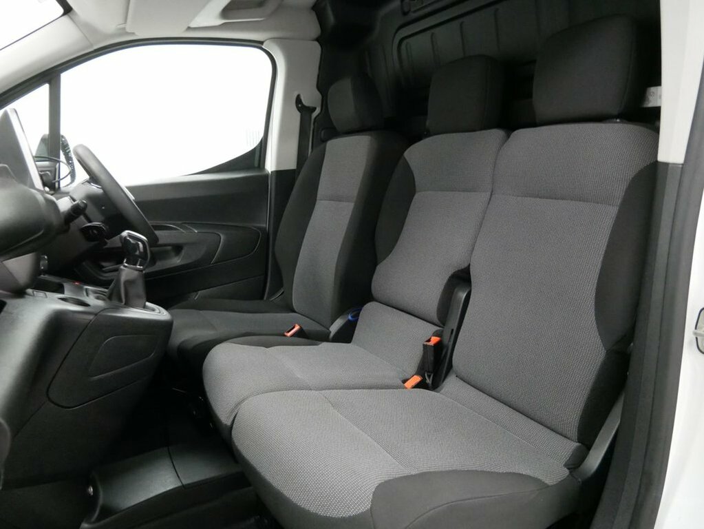 Peugeot Partner 1.6L Bluehdi 1000 Asphalt Standard Panel Van D CY19YPH White #3